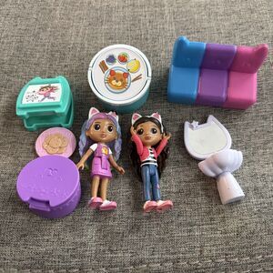 Set of 8 pcs Gabbys Dollhouse Toy Figures Dolls and Furniture